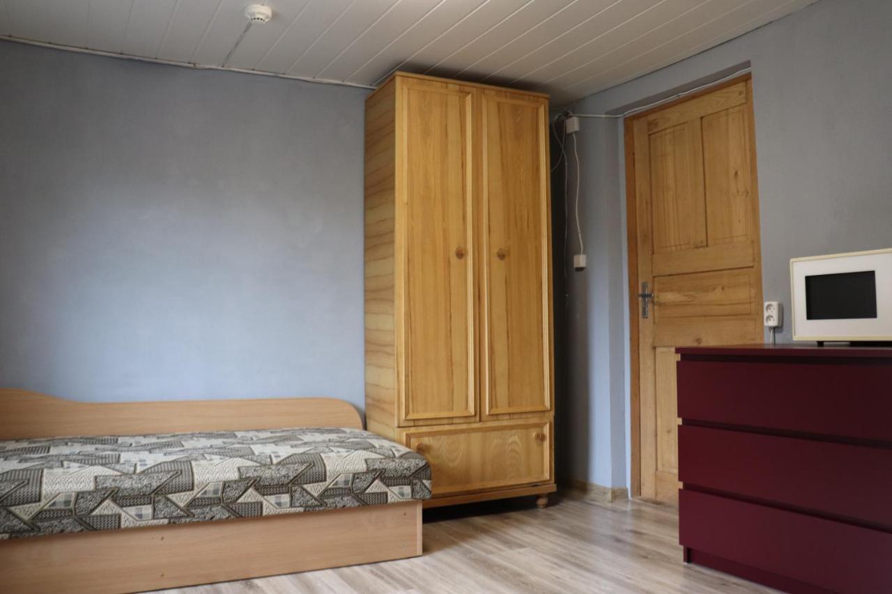 Nakvyne Apgyvendinimo Paslaugos Daivos Nakvynes Namai Hostel Biržai Kültér fotó