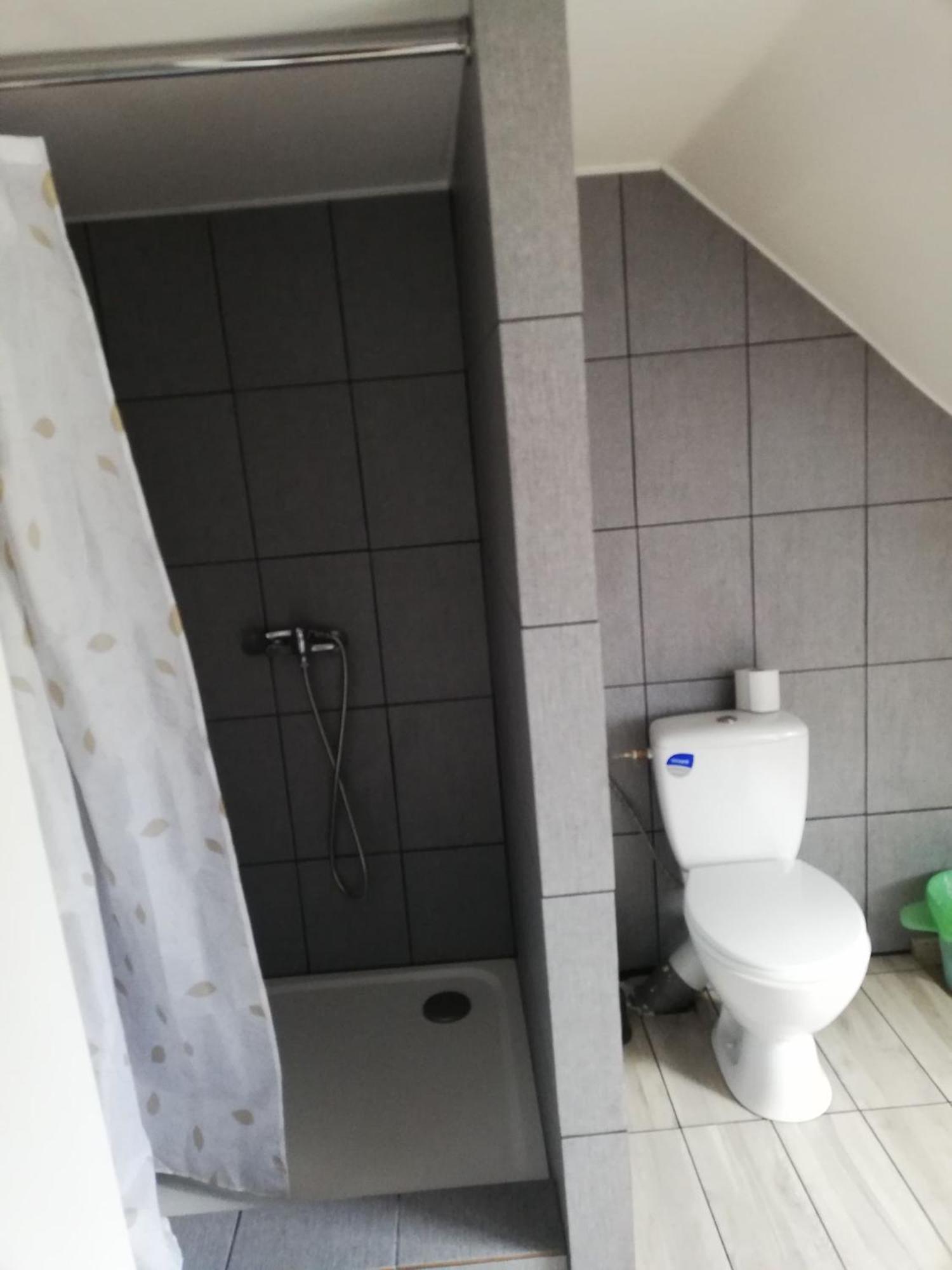 Nakvyne Apgyvendinimo Paslaugos Daivos Nakvynes Namai Hostel Biržai Szoba fotó
